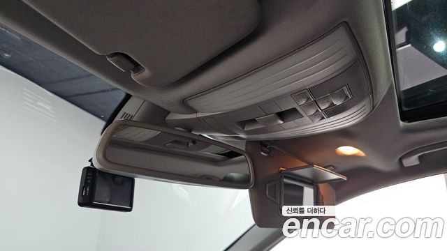 Mercedes-Benz E-Class 2010 — photo 17