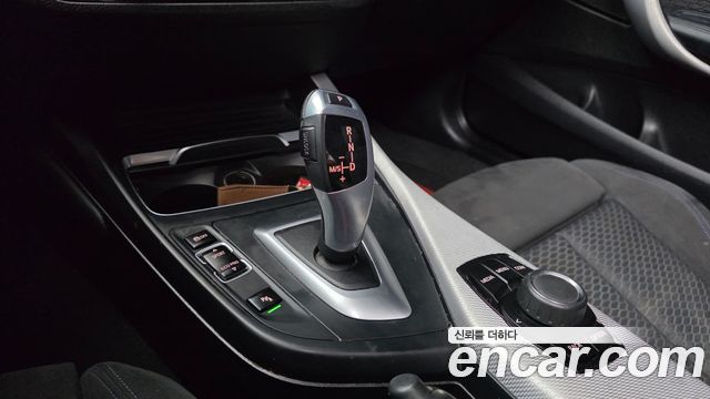 BMW 1-Series 2018 — photo 12