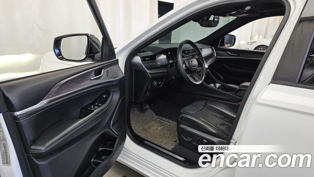 Jeep Cherokee 2021 — photo 10
