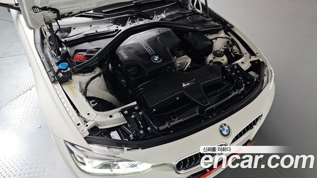 BMW 3-Series 2018 — photo 6
