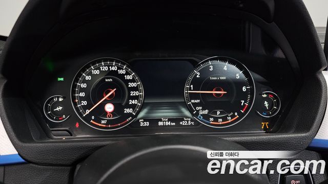 BMW 3-Series 2018 — photo 11