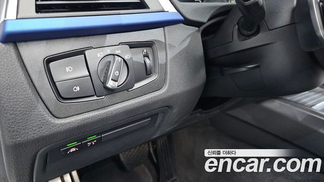 BMW 3-Series 2018 — photo 20