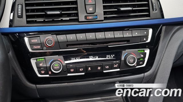 BMW 3-Series 2018 — photo 26