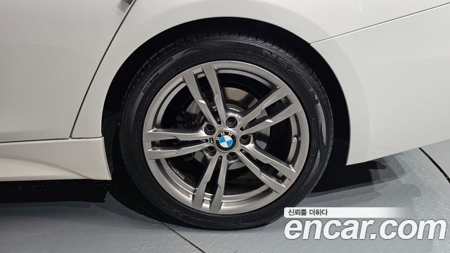 BMW 3-Series 2018 — photo 7