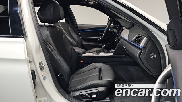 BMW 3-Series 2018 — photo 16