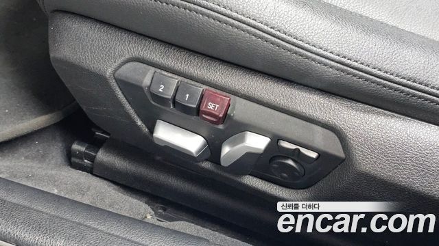 BMW 3-Series 2018 — photo 29