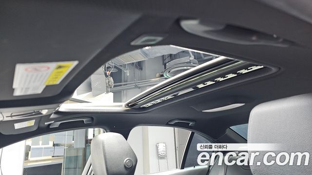 BMW 3-Series 2018 — photo 31
