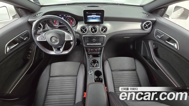 Mercedes-Benz CLA-Class 2018 — photo 10