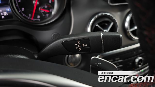 Mercedes-Benz CLA-Class 2018 — photo 12