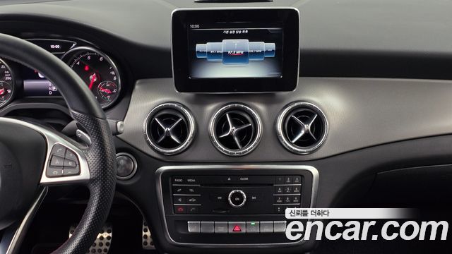 Mercedes-Benz CLA-Class 2018 — photo 18