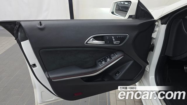 Mercedes-Benz CLA-Class 2018 — photo 14