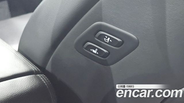 Genesis G80 2020 — photo 28
