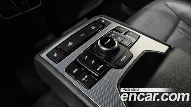 Genesis G80 2020 — photo 32