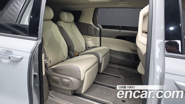 Kia Canival 2025 — photo 17
