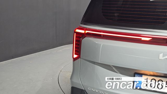 Kia Canival 2025 — photo 9
