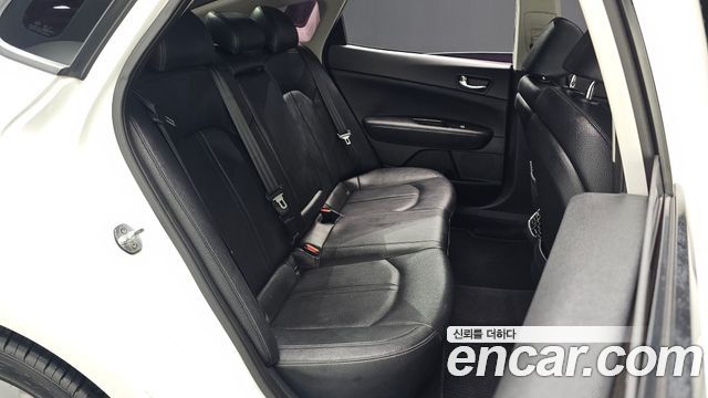 Kia K5 2016 — photo 11
