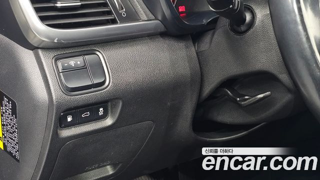 Kia K5 2016 — photo 17