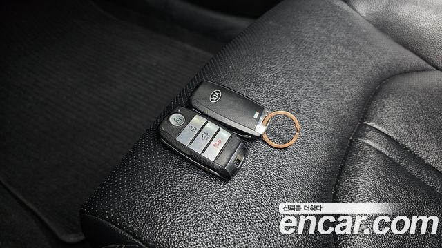 Kia K5 2016 — photo 19