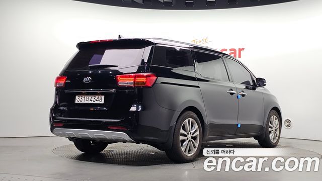 Kia Canival 2018 — photo 2