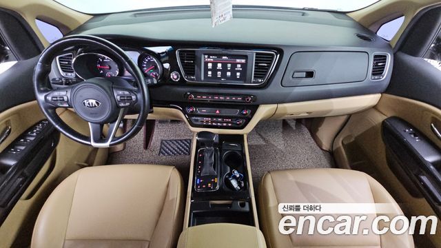 Kia Canival 2018 — photo 7