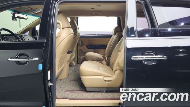 Kia Canival 2018 — photo 11