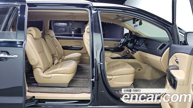Kia Canival 2018 — photo 12