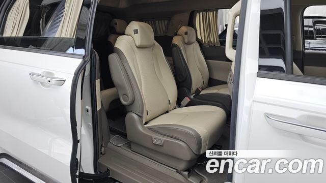 Kia Canival 2021 — photo 18