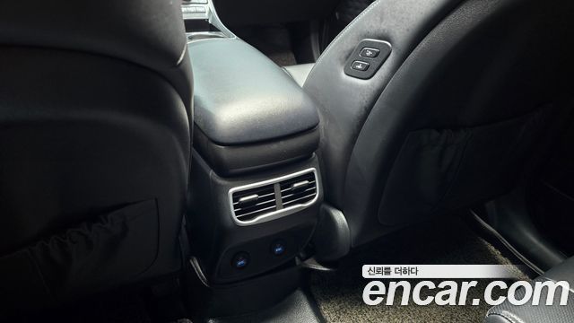 Hyundai Santafe 2021 — photo 31