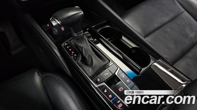 Kia K7 2016 — photo 12