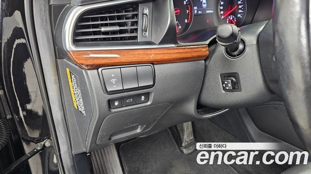 Kia K7 2016 — photo 22