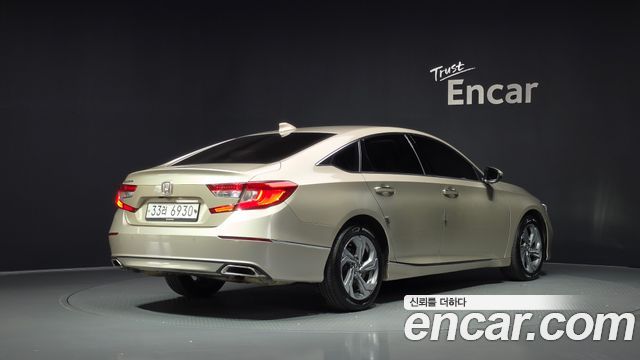 Honda Accord 2018 — photo 2