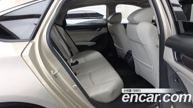 Honda Accord 2018 — photo 18