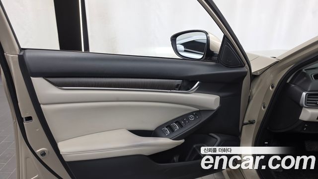 Honda Accord 2018 — photo 14