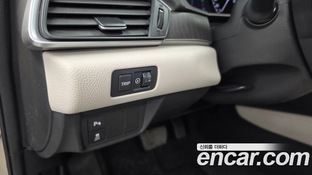 Honda Accord 2018 — photo 29