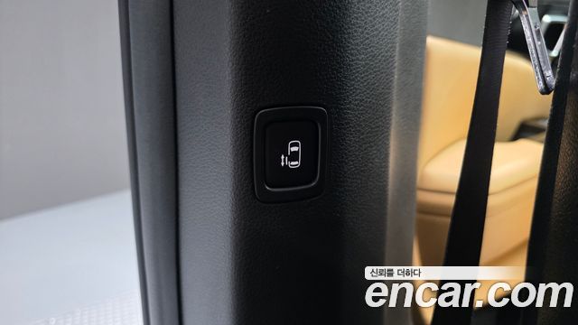 Kia Canival 2023 — photo 24