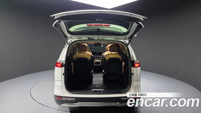Kia Canival 2023 — photo 26