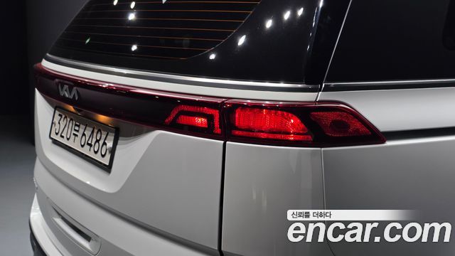 Kia Canival 2023 — photo 9