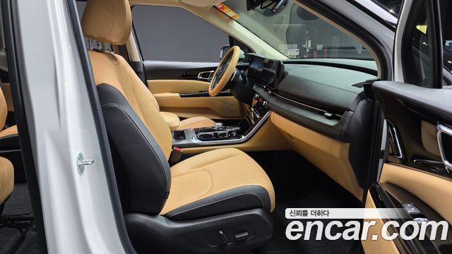 Kia Canival 2023 — photo 16