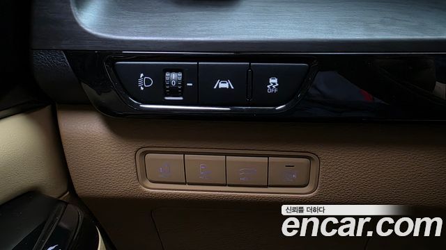 Kia Canival 2023 — photo 28