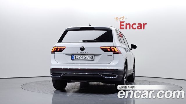 Volkswagen Tiguan 2021 — photo 4