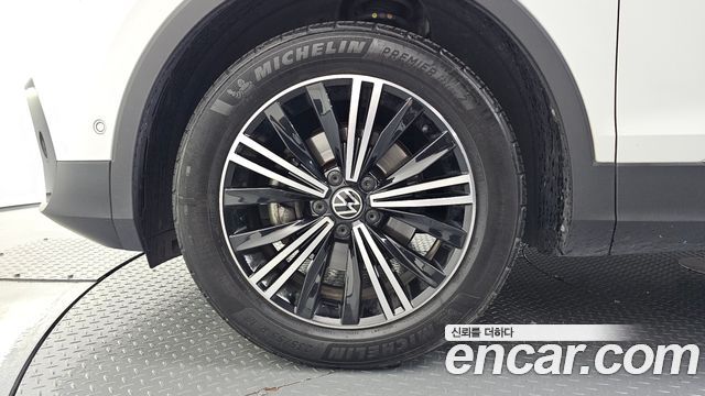 Volkswagen Tiguan 2021 — photo 5