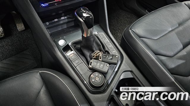 Volkswagen Tiguan 2021 — photo 9