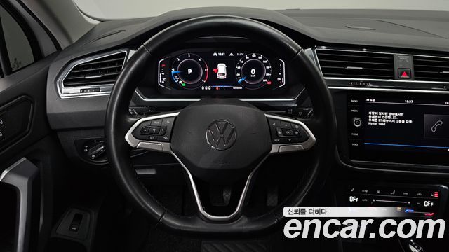 Volkswagen Tiguan 2021 — photo 13