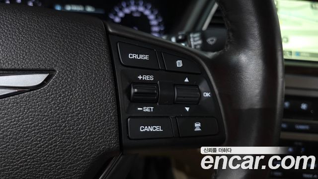Genesis G80 2018 — photo 16