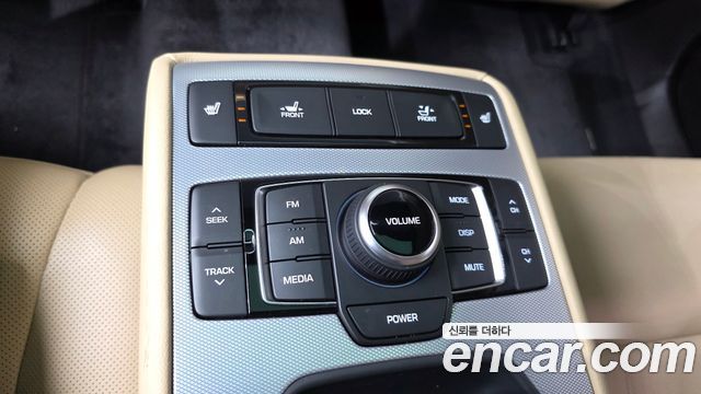 Genesis G80 2018 — photo 20