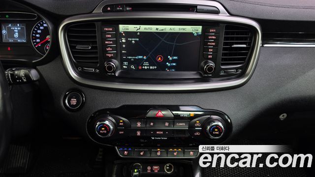 Kia Sorento 2017 — photo 15