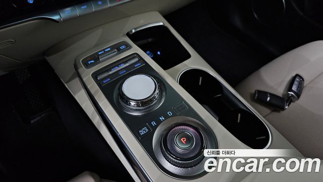 Genesis GV70 2022 — photo 12