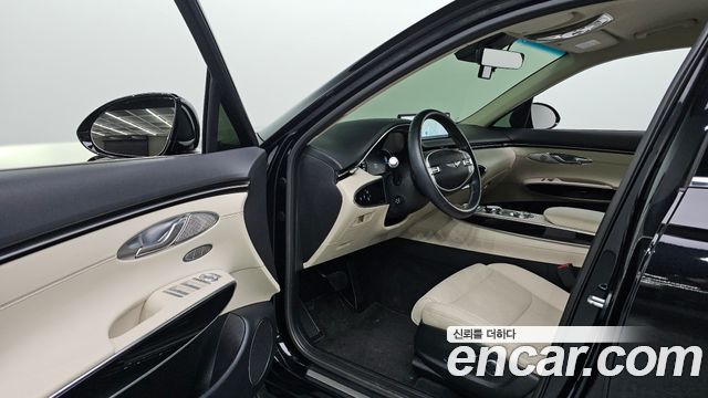 Genesis GV70 2022 — photo 13