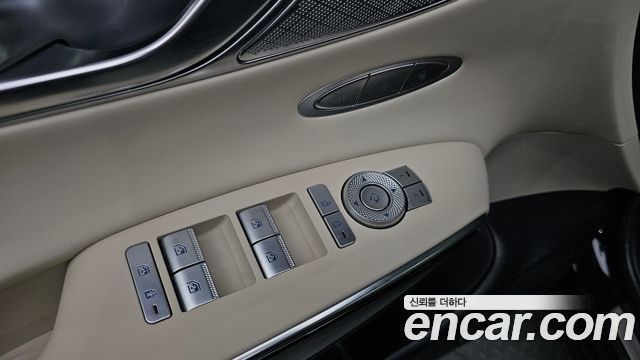 Genesis GV70 2022 — photo 23