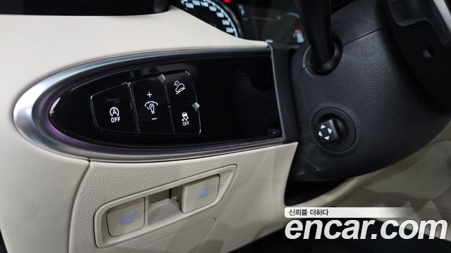 Genesis GV70 2022 — photo 24